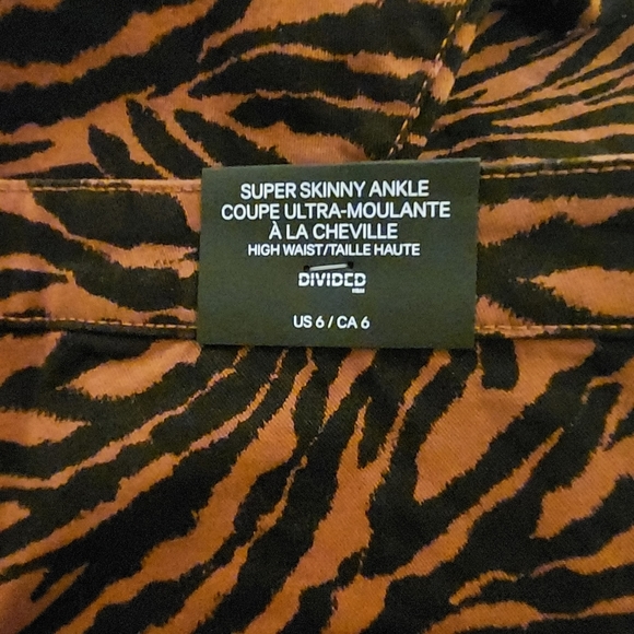 H & M DIVIDED Zebra Print Super Skinny Ankle Jeans - Picture 7 of 9